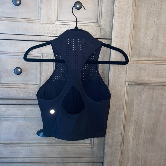 Lululemon unleash strength bra, size 4 - Picture 8 of 11